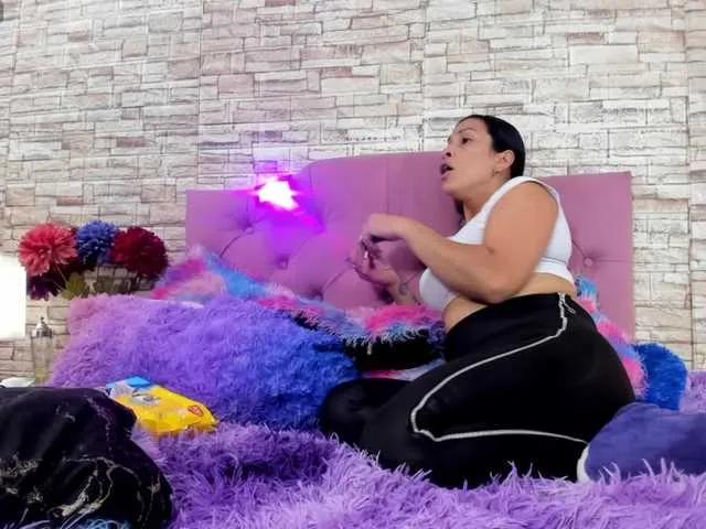 aliaandadara on BongaCams 