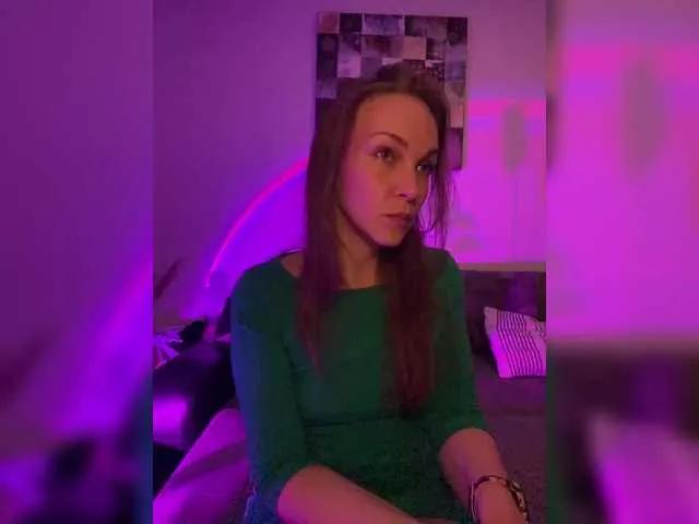 Offline Alisasqrl on BongaCams