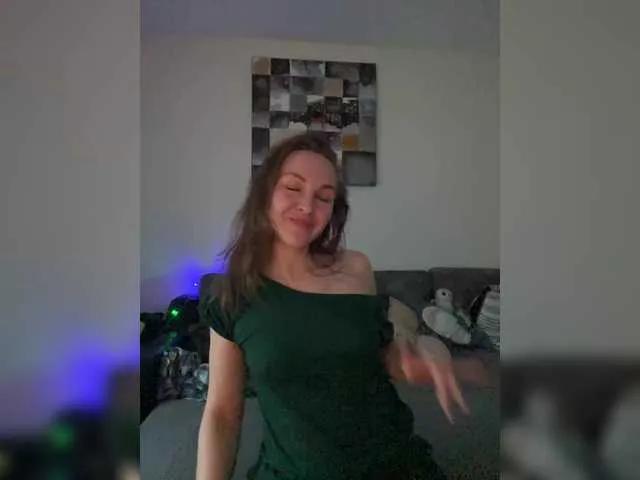 Offline Alisasqrl on BongaCams