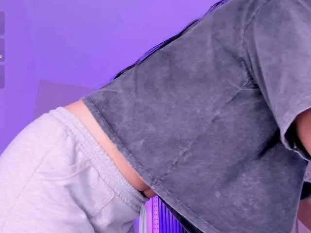 Offline aliscollins on BongaCams