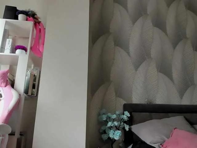 Offline Bambiiiii on BongaCams