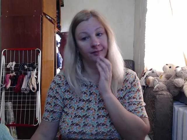 Offline BustyBlondy on BongaCams
