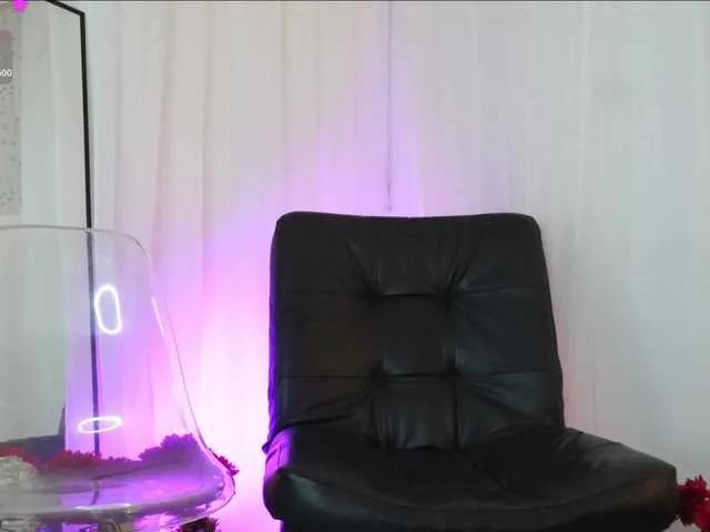 Offline candyluna on BongaCams