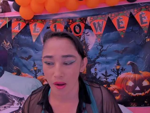 Offline charlotte-111 on BongaCams