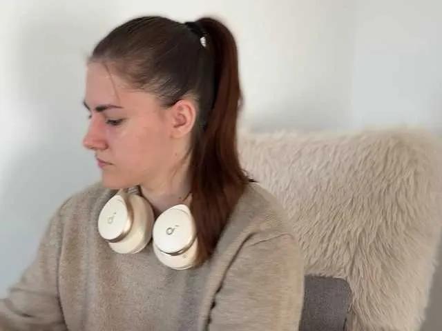 Freechat claireheart on BongaCams