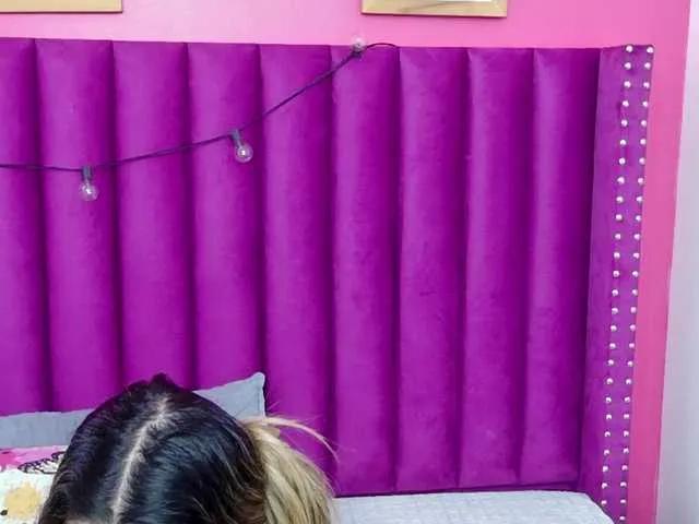 Offline collegepawglovedaddy on BongaCams