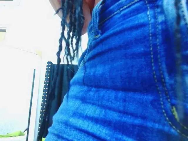 Freechat colombiamommy on BongaCams