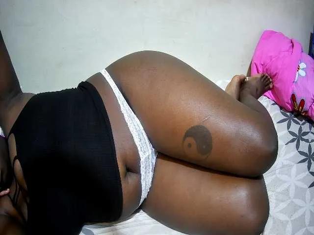 Offline creamy-squirter on BongaCams