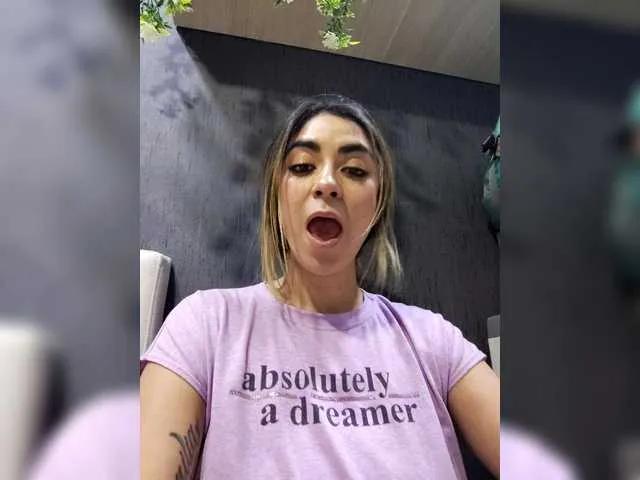 BongaCams CristalHeart is Freechat CristalHeart — I definitly love gentlemans, i love be treat like a queen cause i am for sure, i love when people is open with me in the same way that i am, lets take some time to meet each other cause my expertise its give u a girlfriend experience. im also horny as...