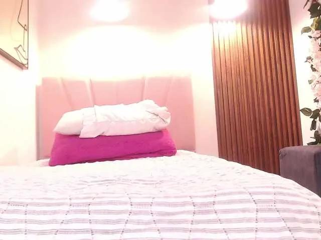 Offline Daneshka-Heart on BongaCams