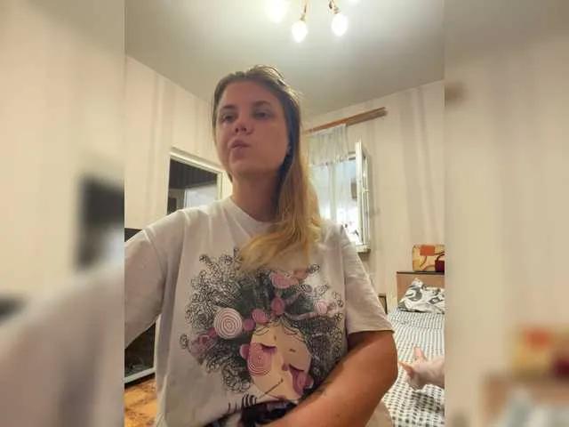 Offline Dollye on BongaCams