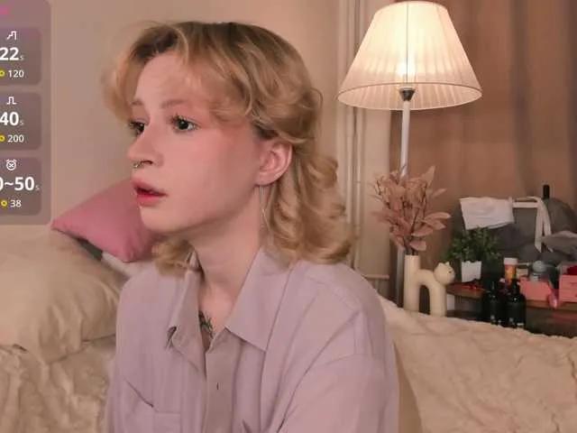 Offline EfieFry on BongaCams