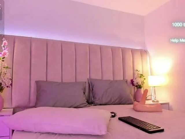 Freechat EllaThorne on BongaCams