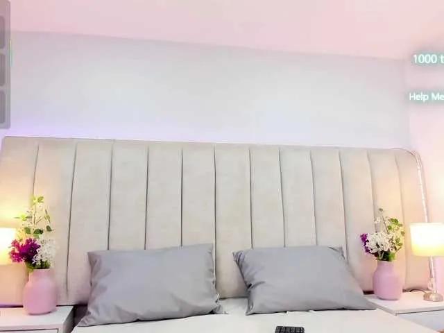 Freechat EllaThorne on BongaCams