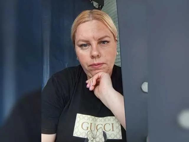 Offline EVA2311 on BongaCams