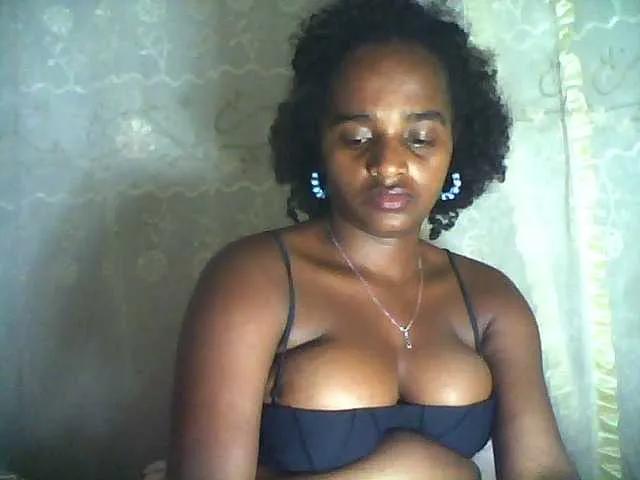 Offline Flania on BongaCams