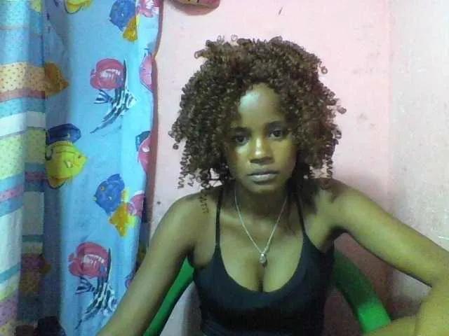 Offline flaviahh on BongaCams