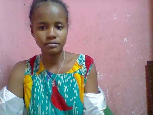 Offline flaviahh on BongaCams