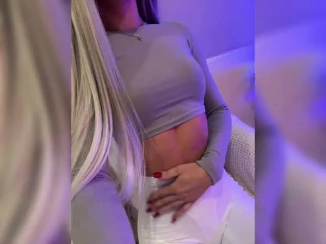 HollyPolly111 on BongaCams 