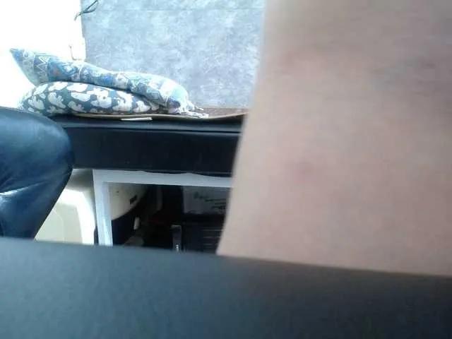 Offline HotQueen93 on BongaCams