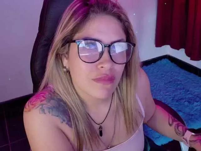 Offline Ivypoison10 on BongaCams