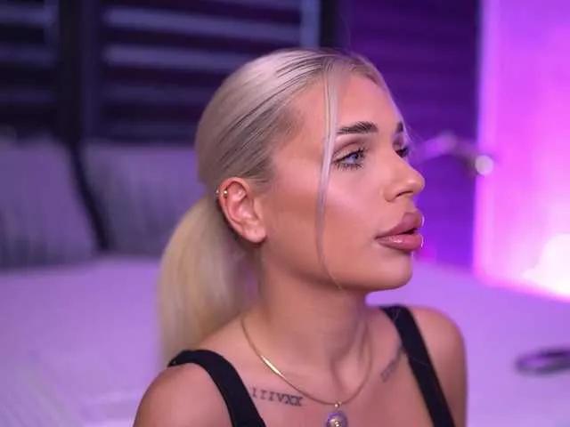 Offline IvyRowa on BongaCams