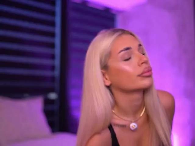 Offline IvyRowa on BongaCams