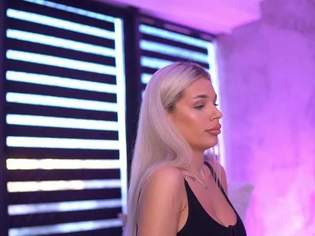 Offline IvyRowa on BongaCams