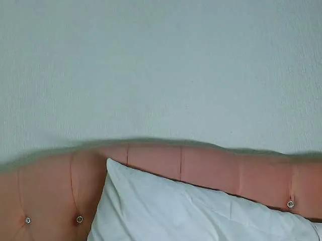 Offline JenellKurtz on BongaCams