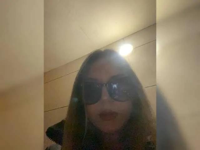 Offline JULIE21 on BongaCams