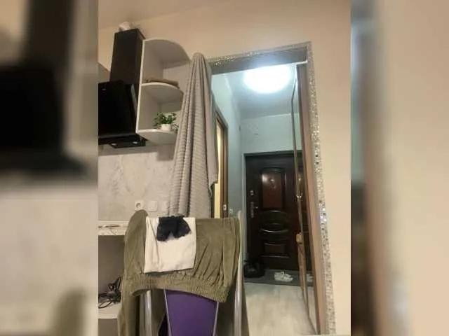 Offline JULIE21 on BongaCams