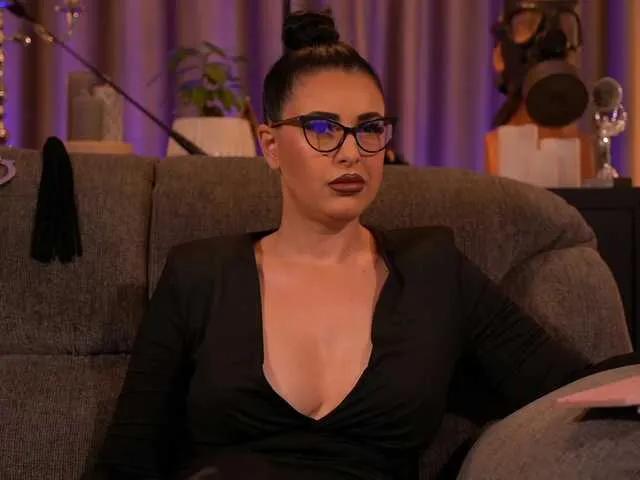 Offline KellyKent on BongaCams