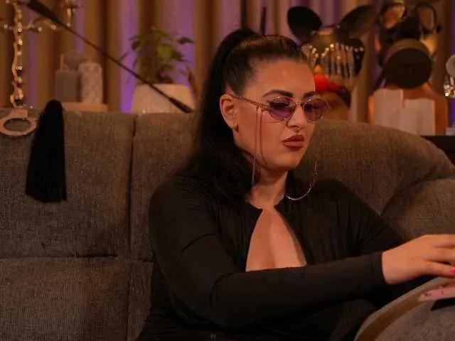 Offline KellyKent on BongaCams