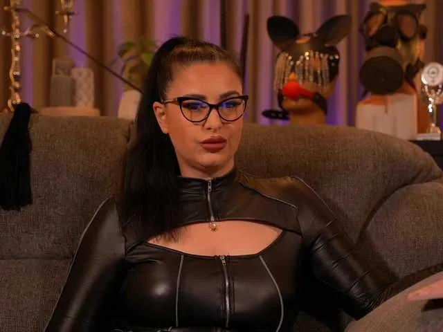 Offline KellyKent on BongaCams