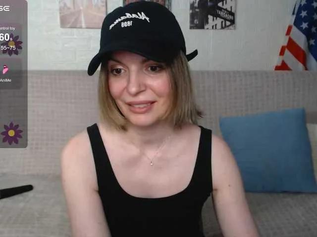 Offline Kiramarta on BongaCams