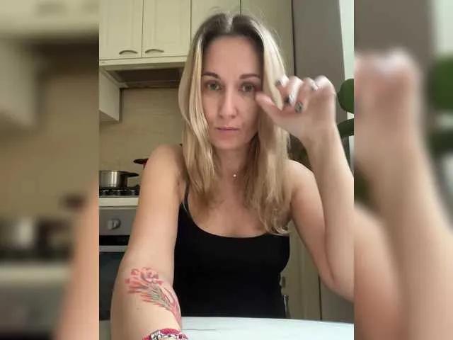 BongaCams kykyshe4ka is Freechat kykyshe4ka — Rich guys)))