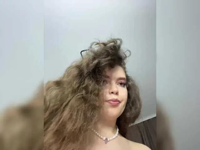 Offline LadyEmily on BongaCams