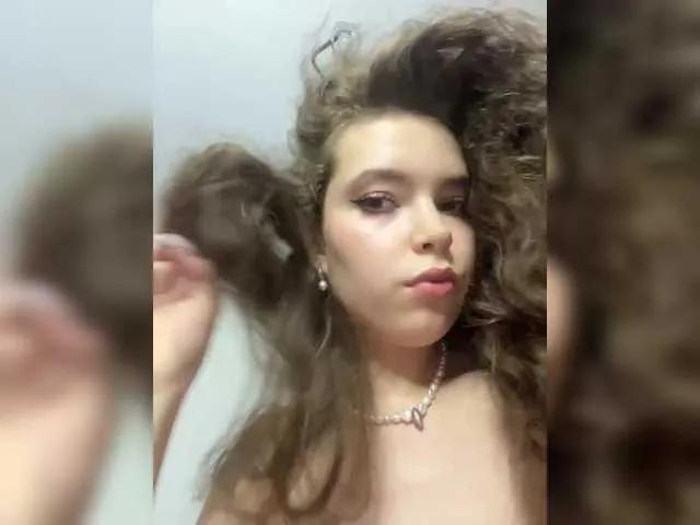 Offline LadyEmily on BongaCams