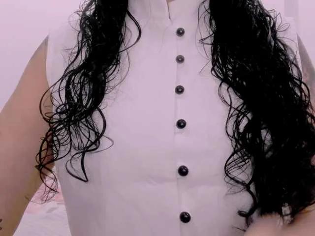 Freechat latinvalery on BongaCams
