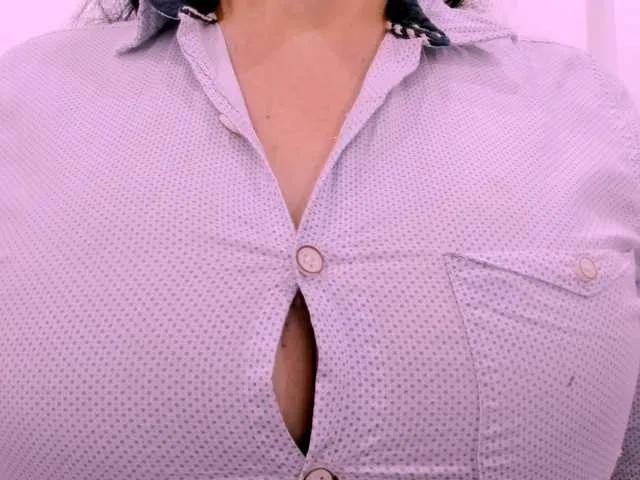 Freechat latinvalery on BongaCams