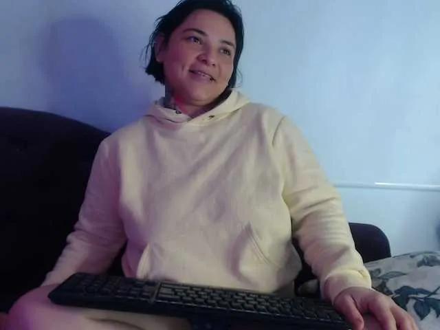 Offline laurenchubby on BongaCams