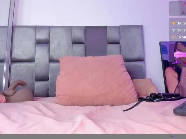 Offline Lia-johnsonn on BongaCams