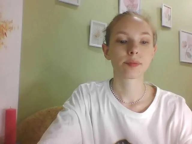 Offline Lili-0508 on BongaCams