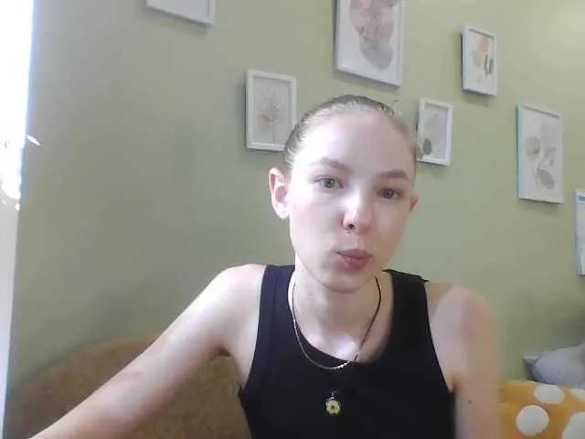 Offline Lili-0508 on BongaCams