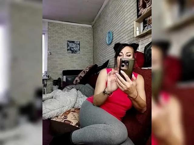 Offline Lina-a-13 on BongaCams