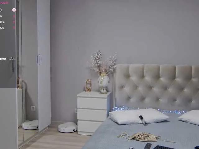 Offline Lisa666-2 on BongaCams