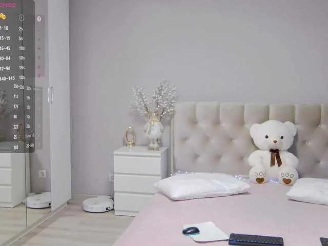 Offline Lisa666-2 on BongaCams