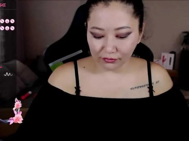 Offline LisaAsianFlower on BongaCams