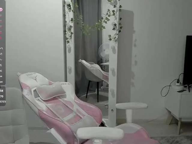 Offline lissazmark2 on BongaCams