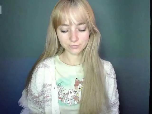 Offline LuciaLovely on BongaCams